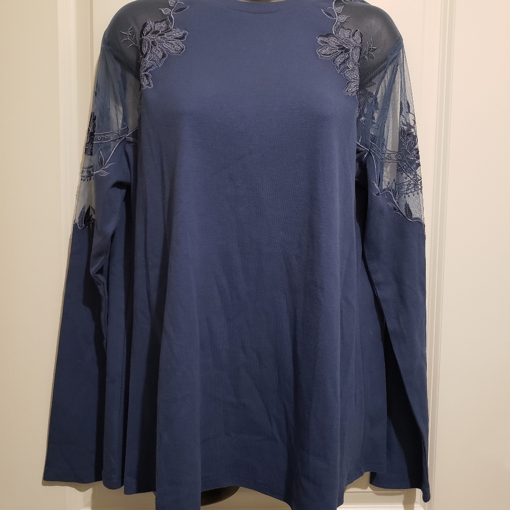 💙 NWT Sweet Claire Lace L/S knit top. Sz Large💙